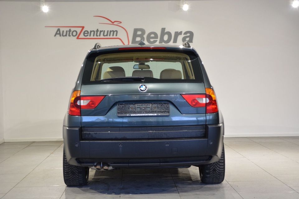 BMW X3 3.0d Xenon/Navi/Leder/Panorama/AHK/SHZ/PDC in Bebra