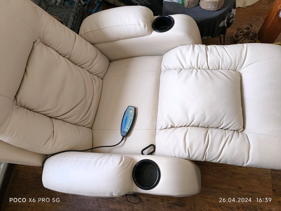 2 x Relax-Sessel mit Wärme- und Massagefunktion in Lütjenburg
