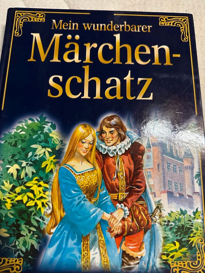 sehr gut erhaltenes  Märchenbuch in Wesendorf