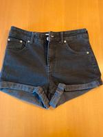 Bershka Damen Shorts in 36 in schwarz Hessen - Sulzbach Vorschau