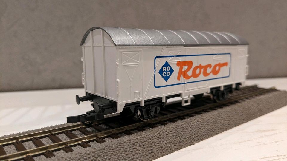 Roco gedeckter Güterwagen H0 DC KKK NEM in Gerstungen