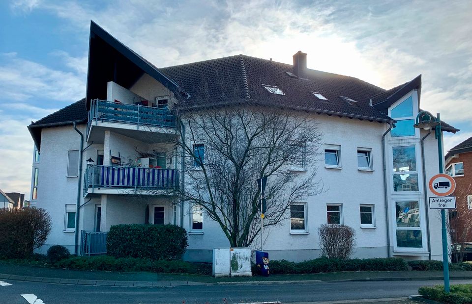 Sehr geräumige, modern geschnittene 5 Zimmer Wohnung mit 2 Balkonen - ideal für die Familie in Niederkassel