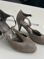 Hohe Schuhe in Silber-Gold Hessen - Babenhausen Vorschau