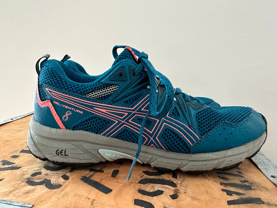 *Top* Asics Gel-Venture 8 Gr. 37,5 Trail Running Laufschuh Sneake in Eltville