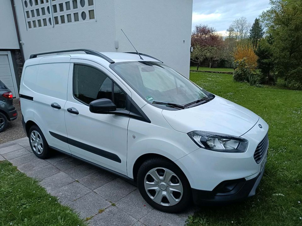 Ford Transit Courier Mini-Camper in Hanau