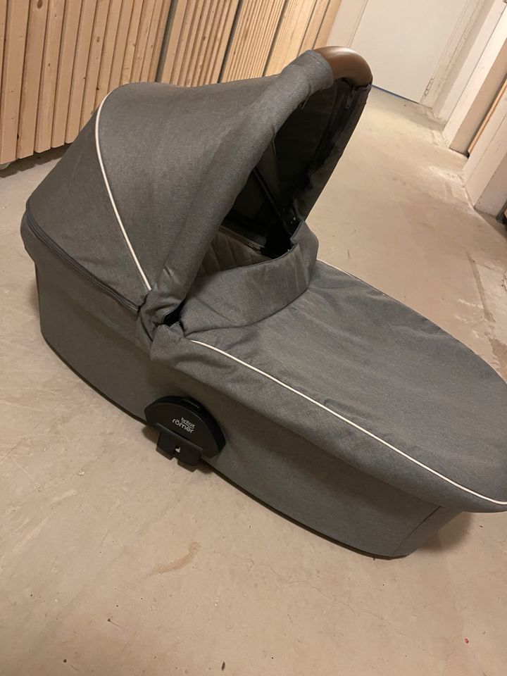 Britax Römer Sets Kinderwagen - kinderwanne- in Memmingen