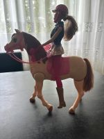 Barbie mit Pferd das läuft. Frankfurt am Main - Frankfurter Berg Vorschau