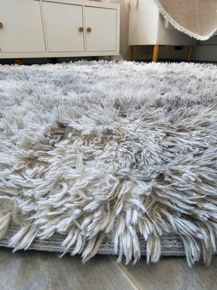 Teppich rund flauschig grau waschbar leicht 155cm Durchmesser in Lehrte