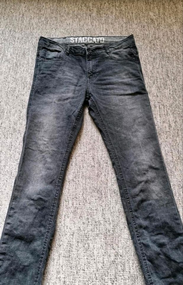 Staccato Jeans schwarz grau Gr. 176 in Emmendingen