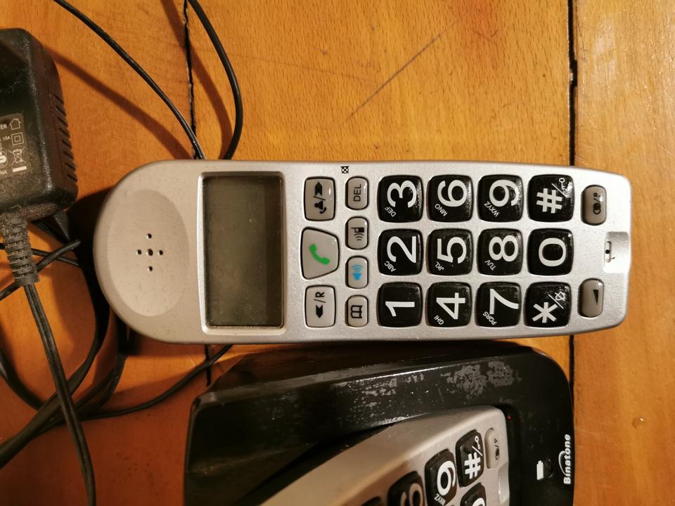 Binatone Senioren Festnetz Telefon + 2 Mobilteile + Ladestation in Speyer