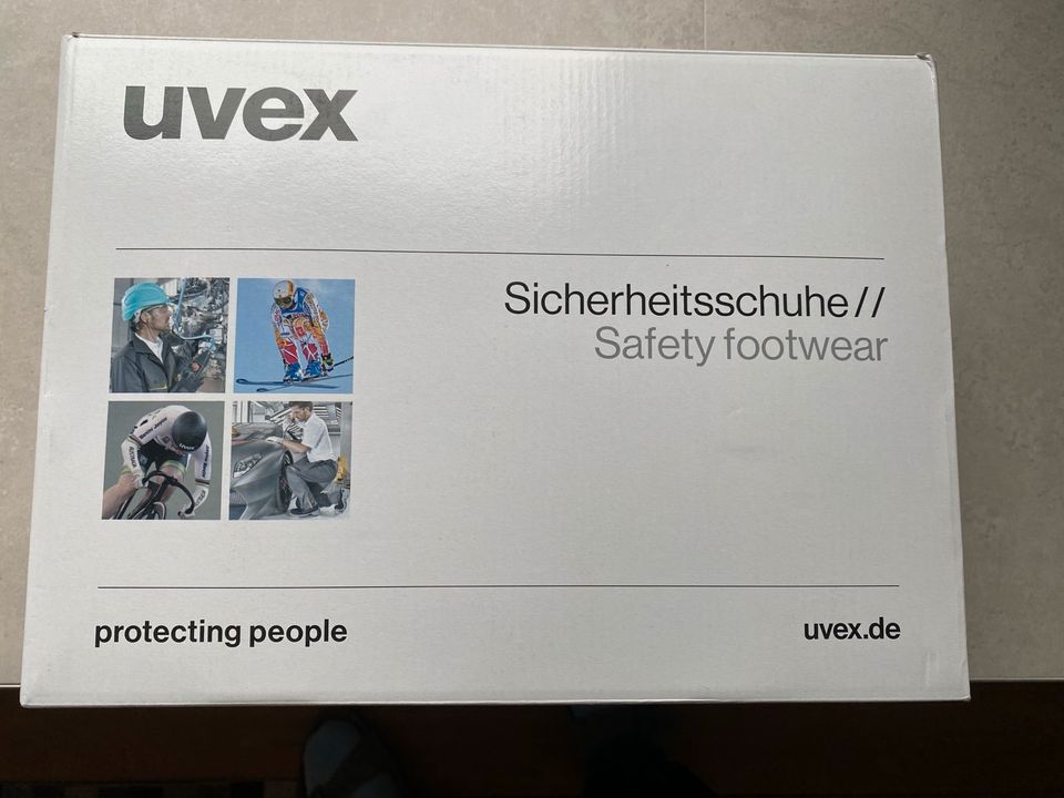 Neuer Uvex Sicherheitsschuh in der Schutzklasse S3 SRC Größe 45 in Hamburg