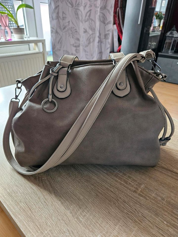 Damen Handtasche 36x29cm in Baiersdorf