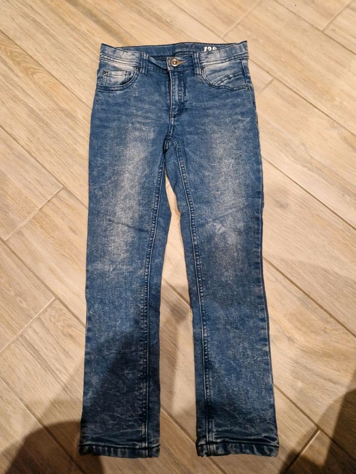 Jeans gefüttert Jungen 128 in Neuengörs