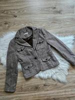 Kurzblazer Blazer Jacke  Lederapplikationen Gr. 38 wie neu! Sachsen - Görlitz Vorschau
