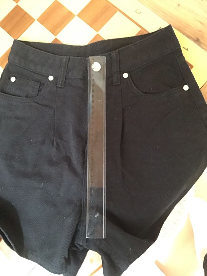 Shorts Damen H&M Gr. 34 Neuwertig in Perleberg