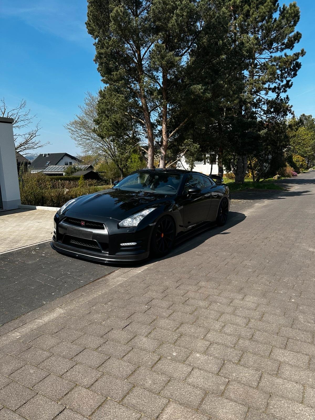 Abbildung des Autos Nissan GTR R35 Black Edi…