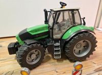 Bruder Traktor Deutz Agrotron X720 + Zubehör Set Bayern - Roth Vorschau