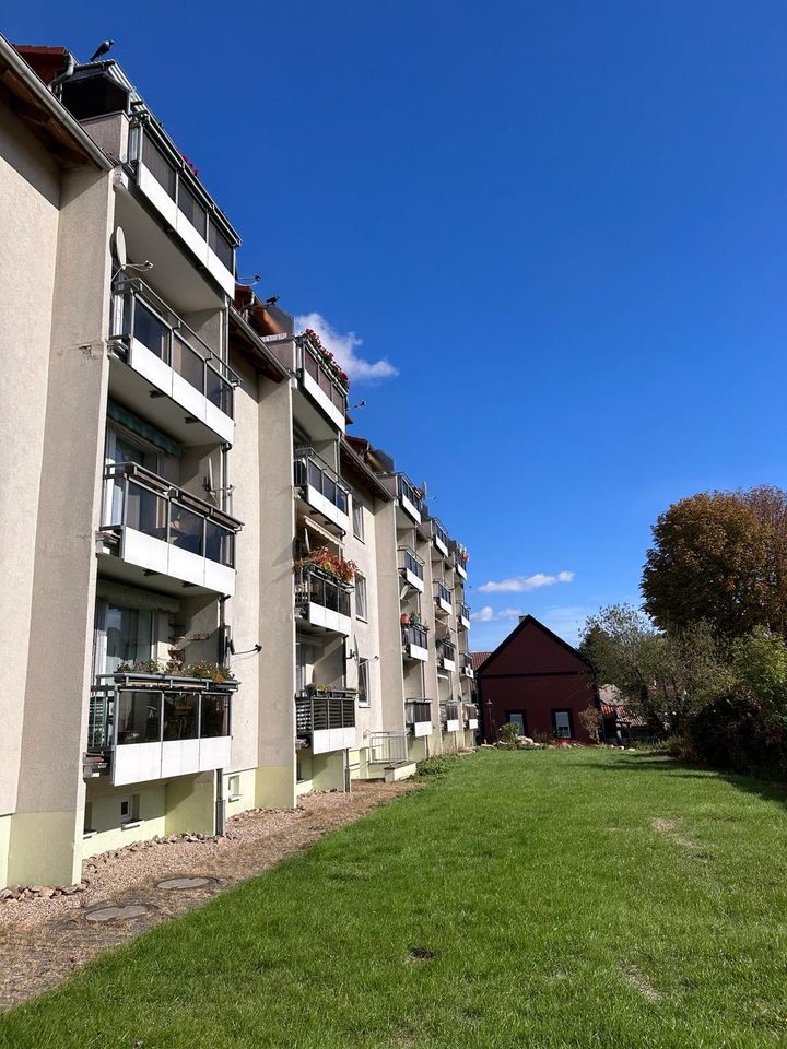 Großzügige 4-Raum-Wohnung mit Balkon in Deersheim