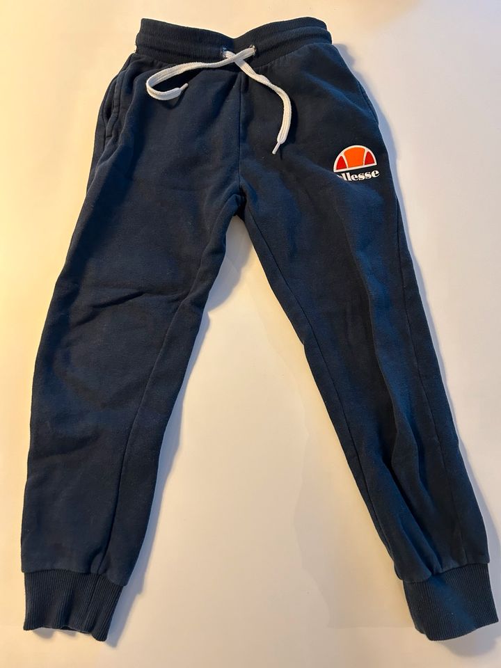 Ellesse Jogginghose 116-122 grau Hose in Potsdam