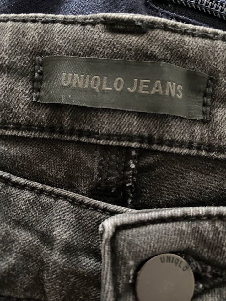 Jeans in grau von Uniqlo, Größe 38, Skinny in Berlin