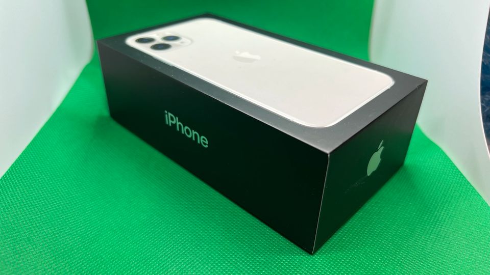 Apple iPhone 11 Pro  A2215 (CDMA + GSM) - 64GB - Silver in Ulm