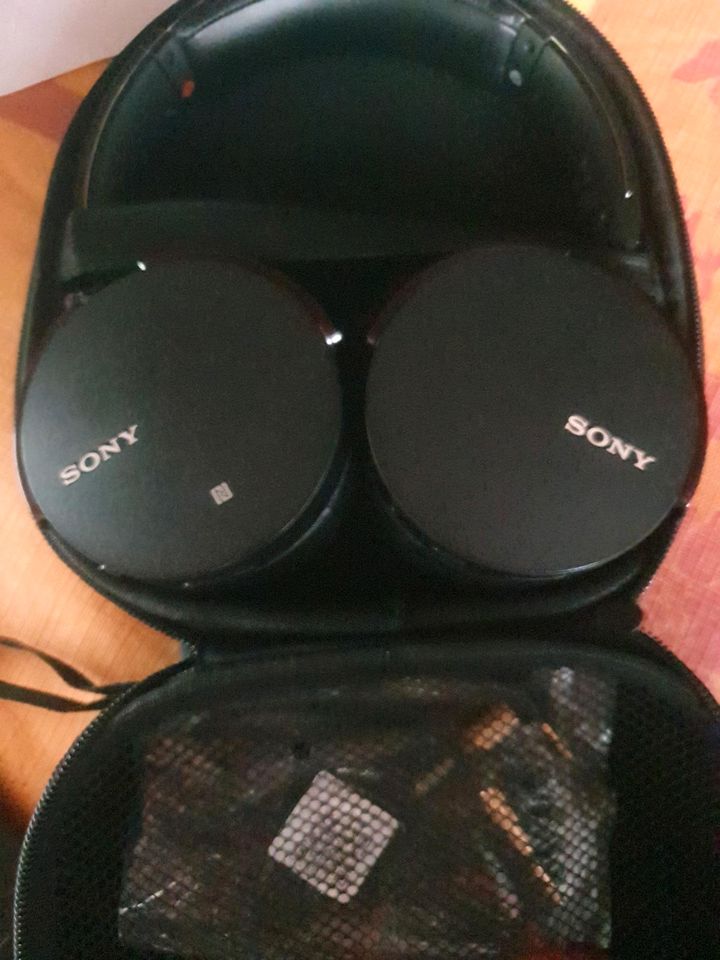 Kabellose Kopfhörer Sony MDR-XB950B1 inkl. Zubehör in Bitterfeld