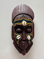 Afrikanische Maske mit Perlen und Kauri bestickt München - Altstadt-Lehel Vorschau