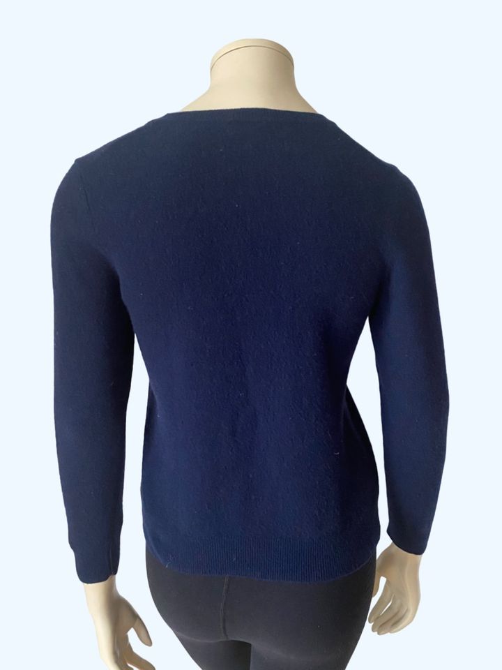 Blauer Benetton Pullover in Karben