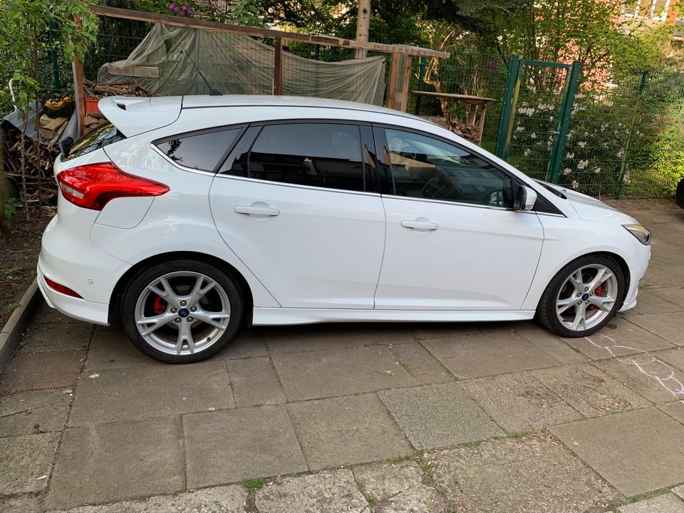 Ford Focus ST Line in Bremen