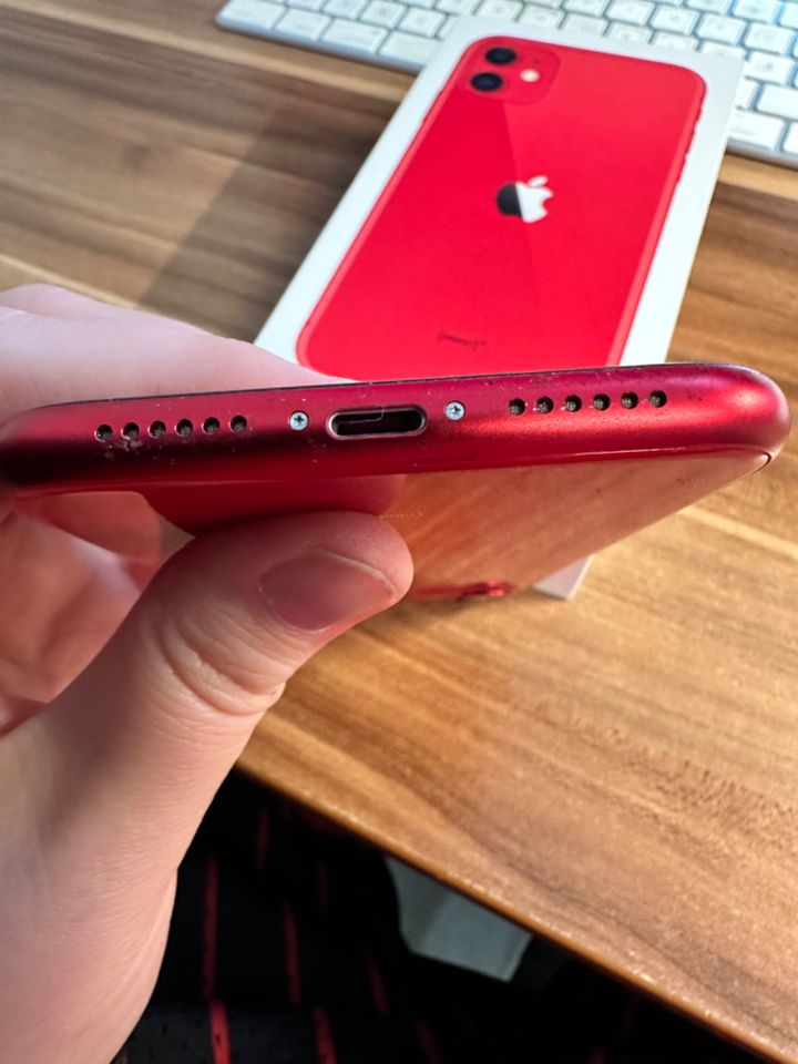 IPhone 11 128 GB rot red Apple I Phone super Zustand Handy in Strullendorf