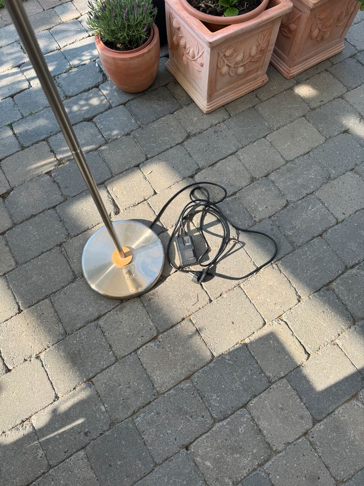 Stehlampe dimmbar zu Verschenken in Harsewinkel - Marienfeld