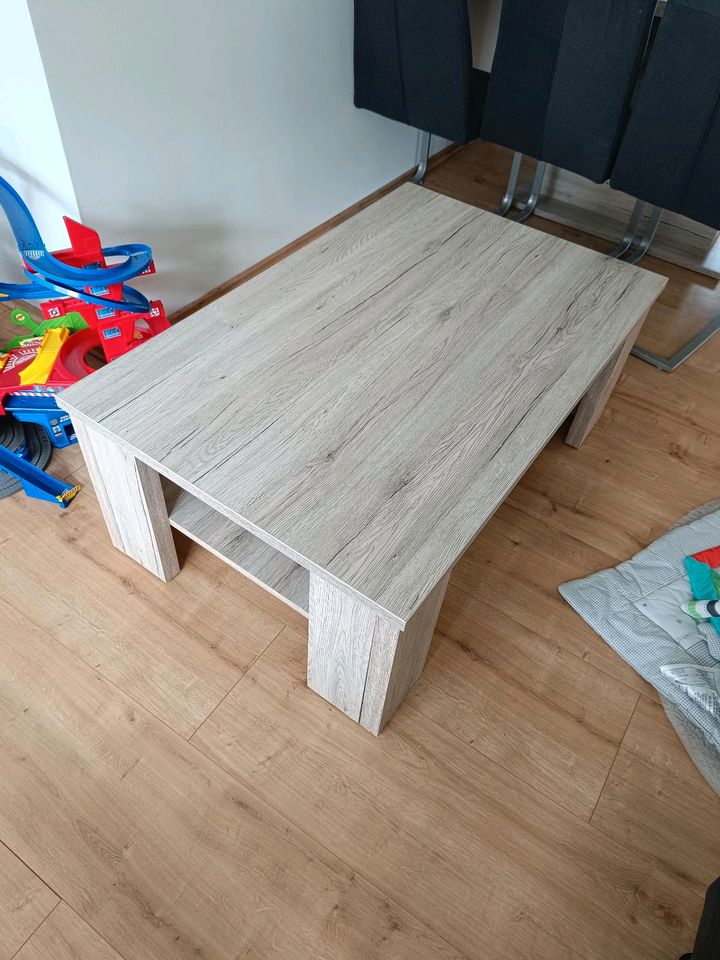 Couch Tisch Mittelgroß 70 x110 in Brachttal