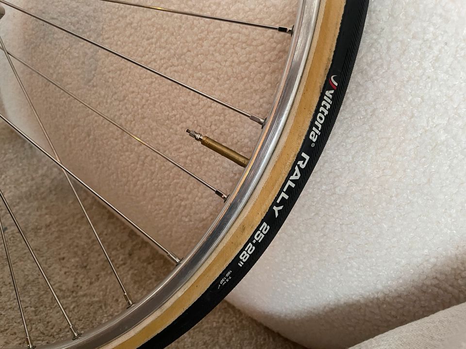 Mavic Laufräder Vittoria Schlauchreifen Shimano Golden Arrow in Kiel