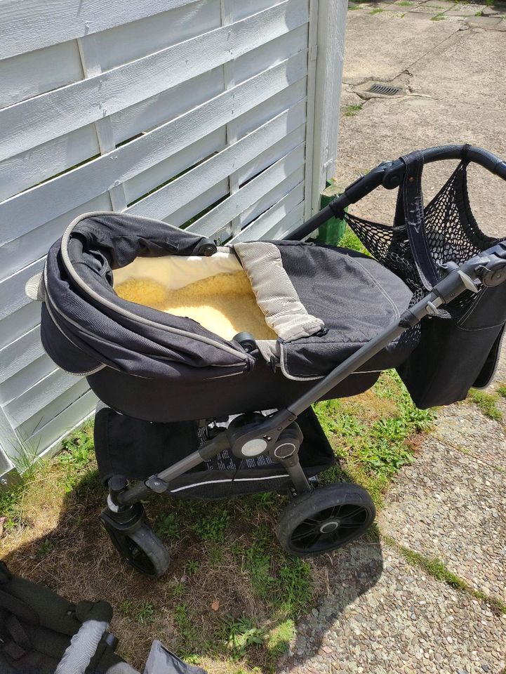 Kinderwagen Teutonia beyou schwarz super Zustand in Bad Oeynhausen