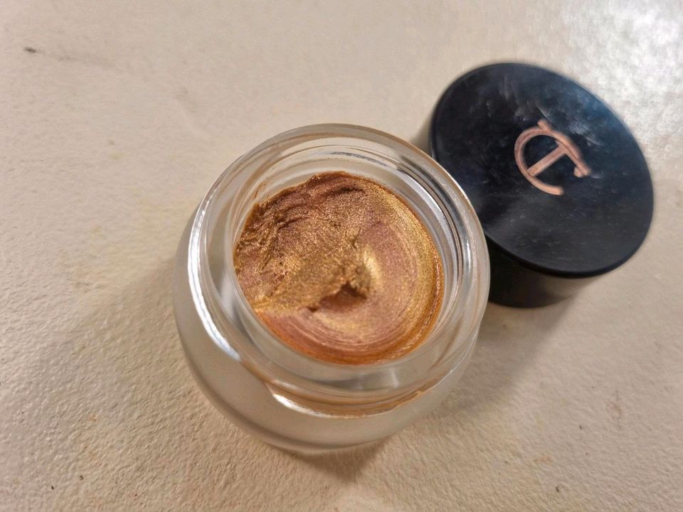 Charlotte Tilbury eyes to mesmerize Sunlit Glow in Mainz