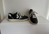 HUMMEL Sneaker schwarz-weiß Gr.38 Klassiker Retro Turnschuh Potsdam - Babelsberg Nord Vorschau