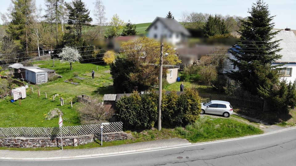 Schönes Gartengrundstück (595 m²) mit kl. Bungalow, Garage & tollem Blick in Auerbach, Nähe Chemnitz in Auerbach