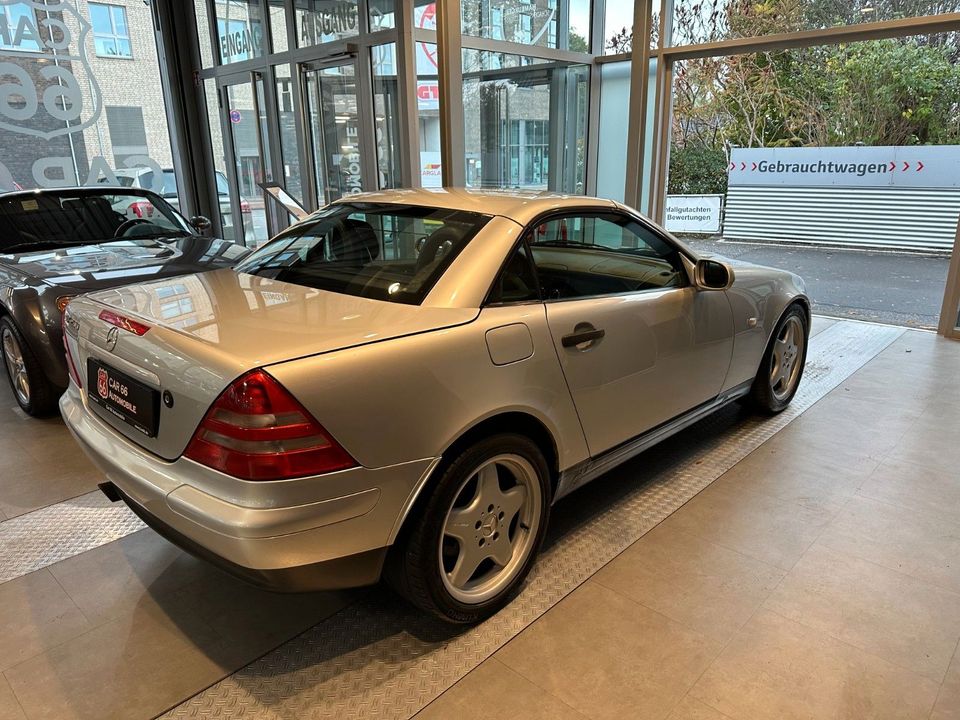 Mercedes-Benz SLK 200 / LEDER / ALU in Hamburg