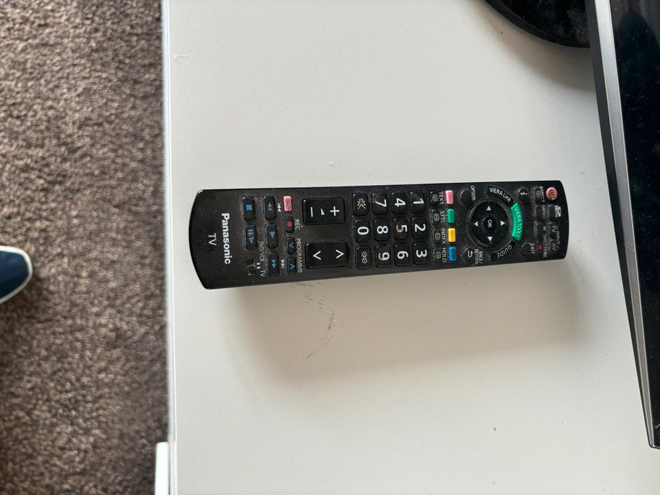 TV  Panasonic TX-L37GW10 mit Ständer in Friedberg