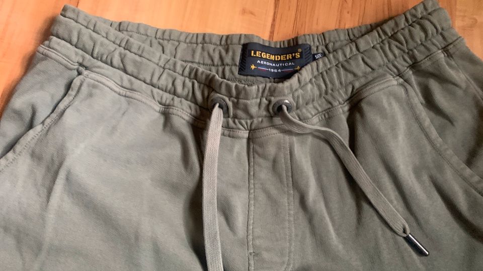 Neu lässige Short Legenders Aeronautical XXL in Schliersee