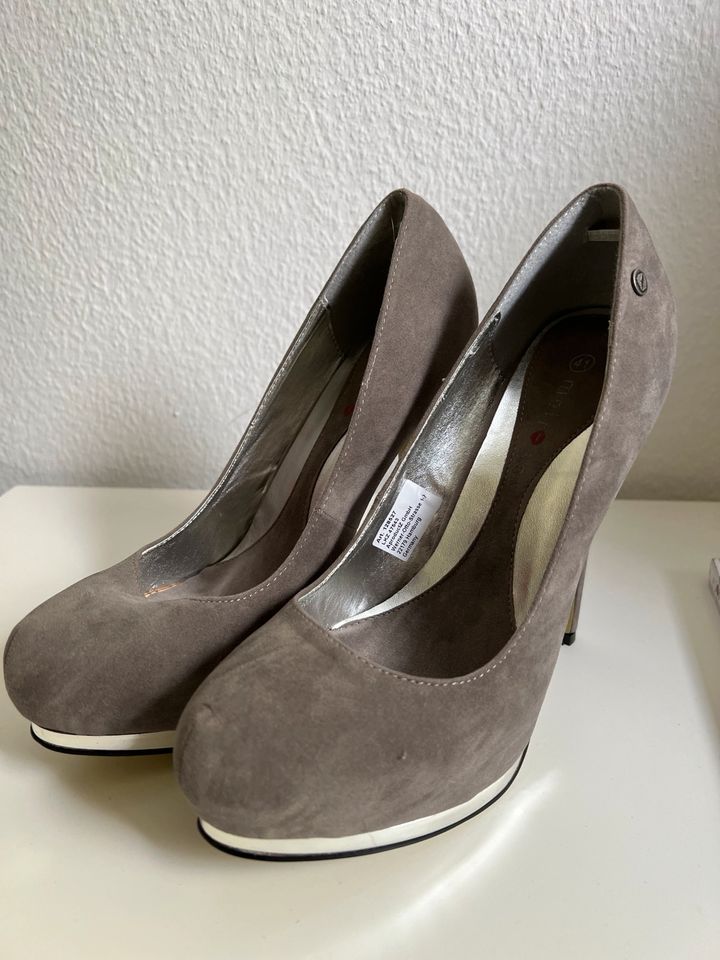 Melrose High Heels Gr 41 beige in Rastede