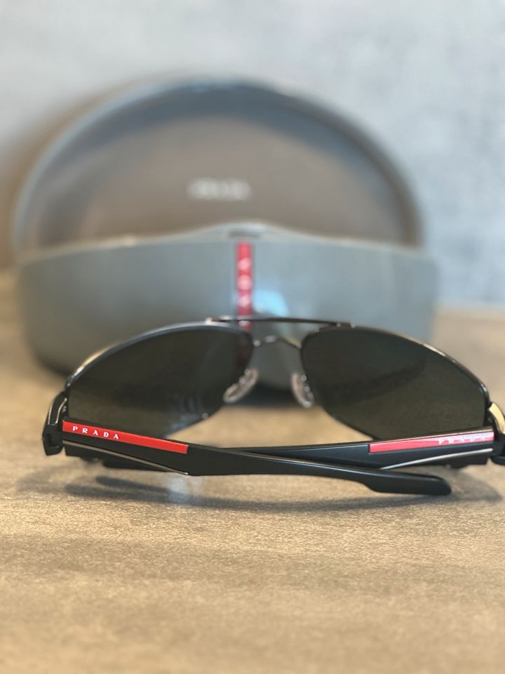 Prada Sonnenbrille SPS 53 N 6516 in Unterschleißheim