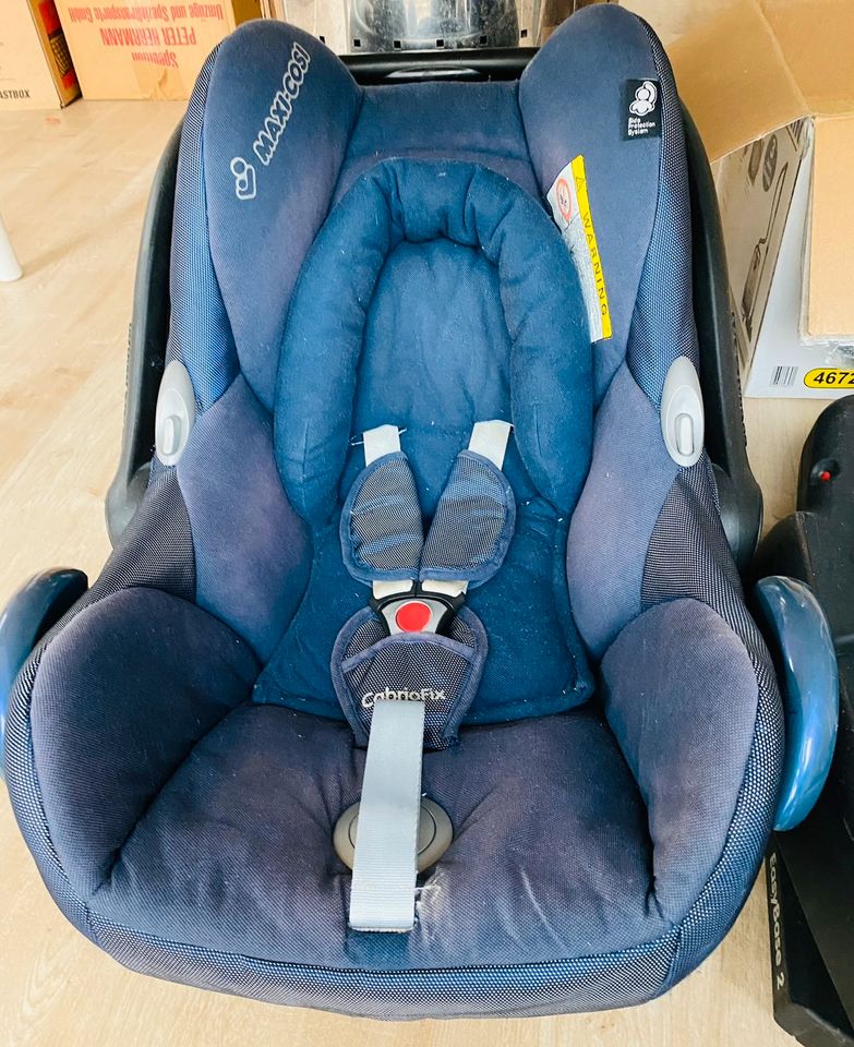 EASY FIX Base 2 & CABRIO Kindersitz Babyschale in Heidelberg