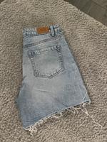 Stradivarius Damen Shorts blau Gr. 40 Nordrhein-Westfalen - Gelsenkirchen Vorschau