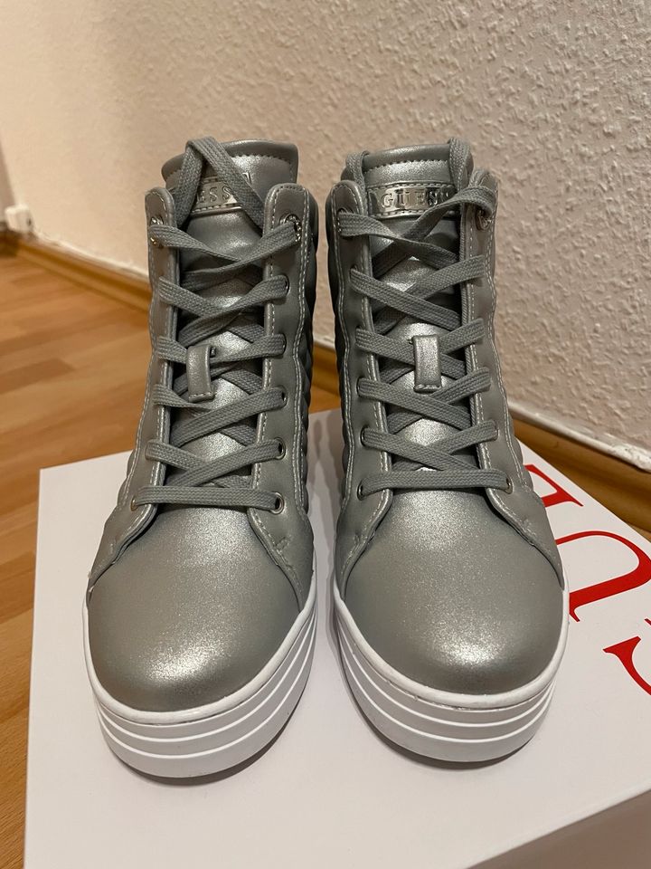 Guess Schuhe/Sneaker hoch, silber Damen, NEU in Karlsruhe