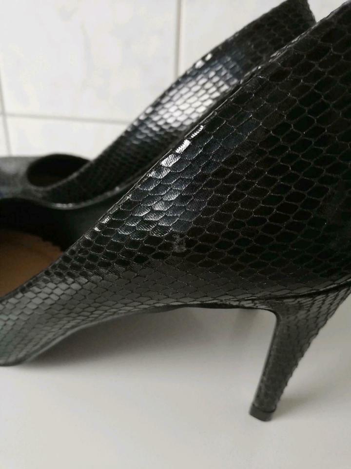 Pumps schwarz Schlangenlederoptik Pieces  Gr 38 - neuwertig in Belm