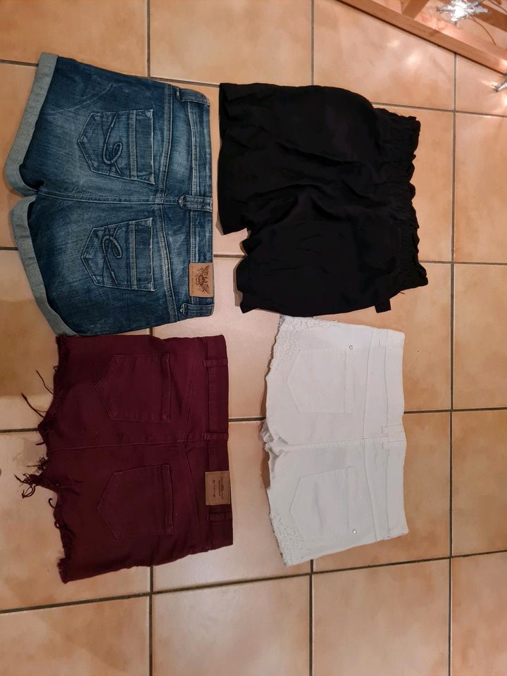 Sommer Shorts Paket 38 Esprit, Amis, ... in Höheischweiler