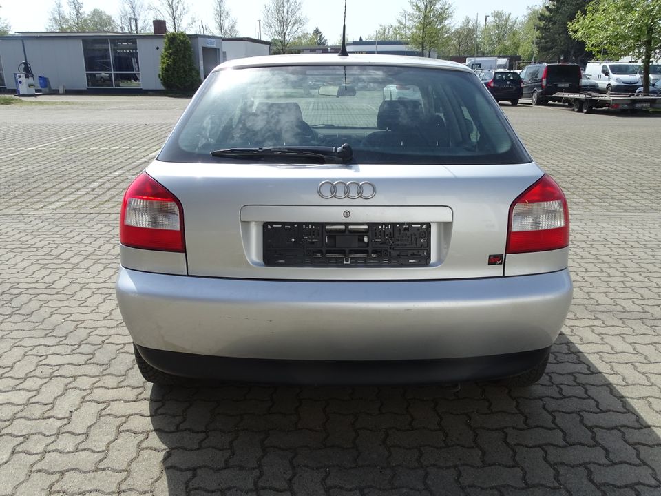 Audi A3 1.6*SCHECKHEFT*KLIMA*EFH* in Salzgitter