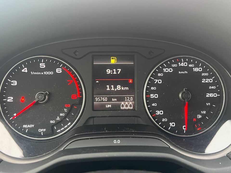 Audi Q2 TFSI, EZ:2018, Benzin, 96.000km, weiß, Schalter in Krefeld