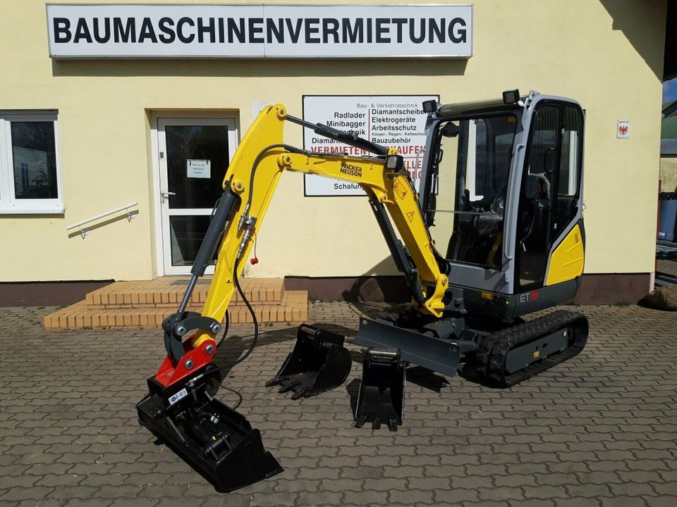 Miete Minibagger Wacker mit Tiefloeffel oder Raeumschaufel! in Gransee